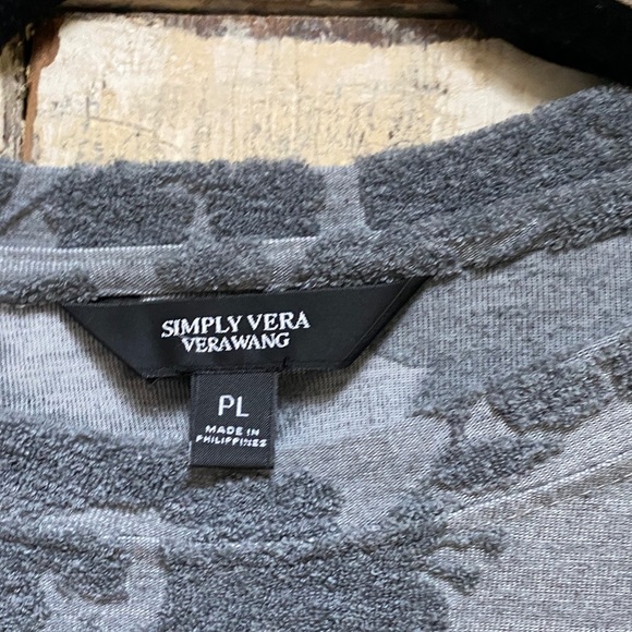 Simply Vera Vera Wang Gray Floral Textured Sweatshirt, 3/4 Sleeves, Size PL - Picture 3 of 7